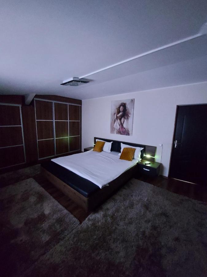 Jolie Suites Brăila Esterno foto